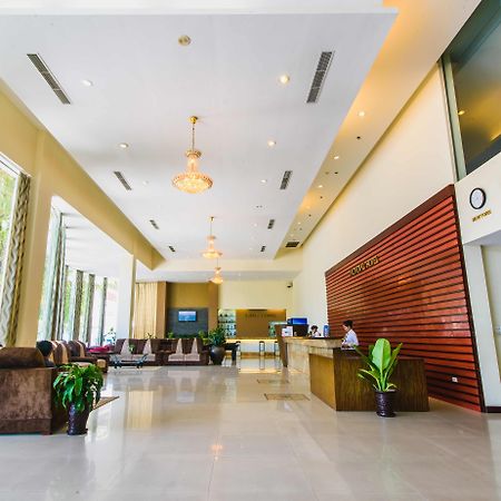 Mondial Hotel Hue Esterno foto