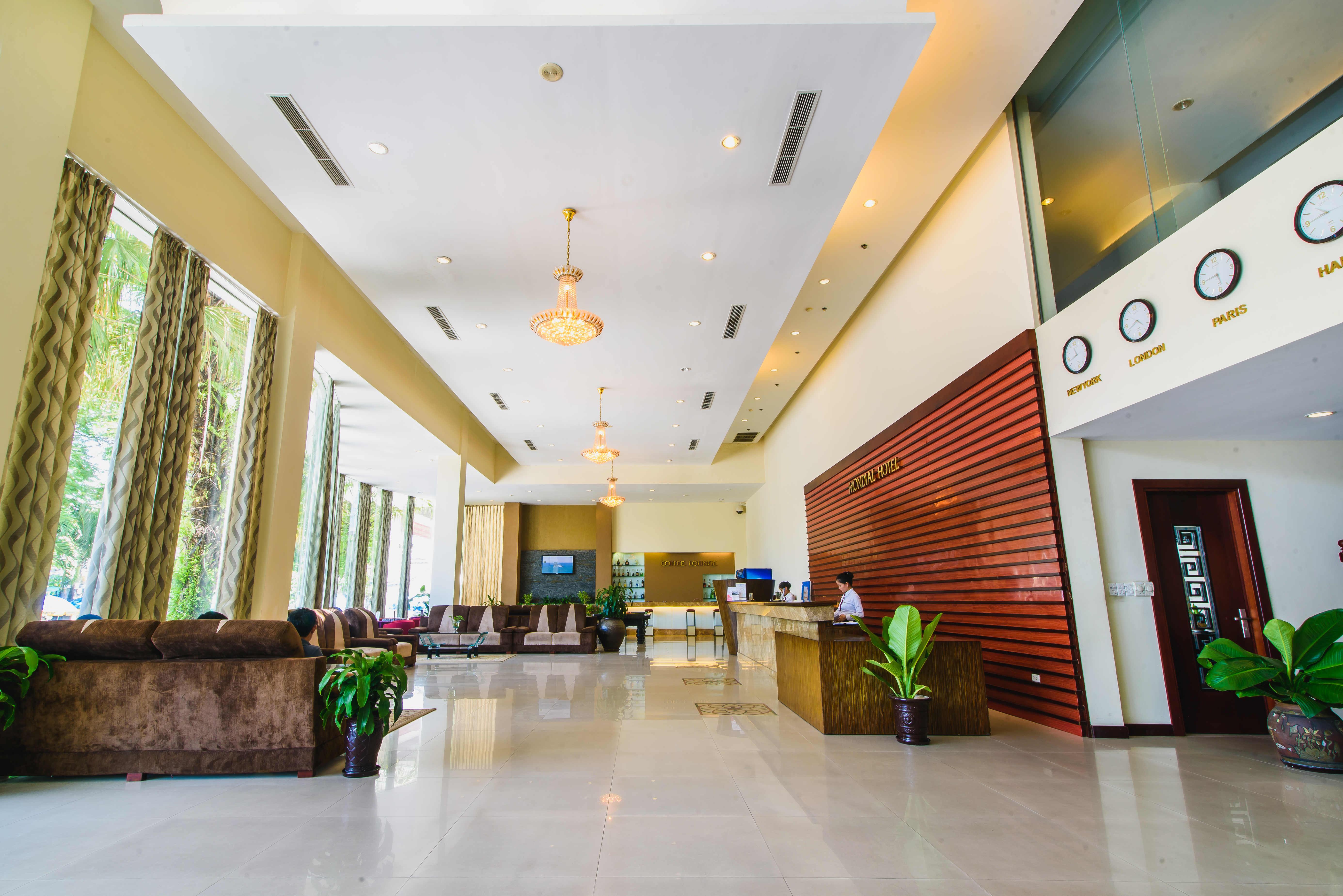 Mondial Hotel Hue Esterno foto