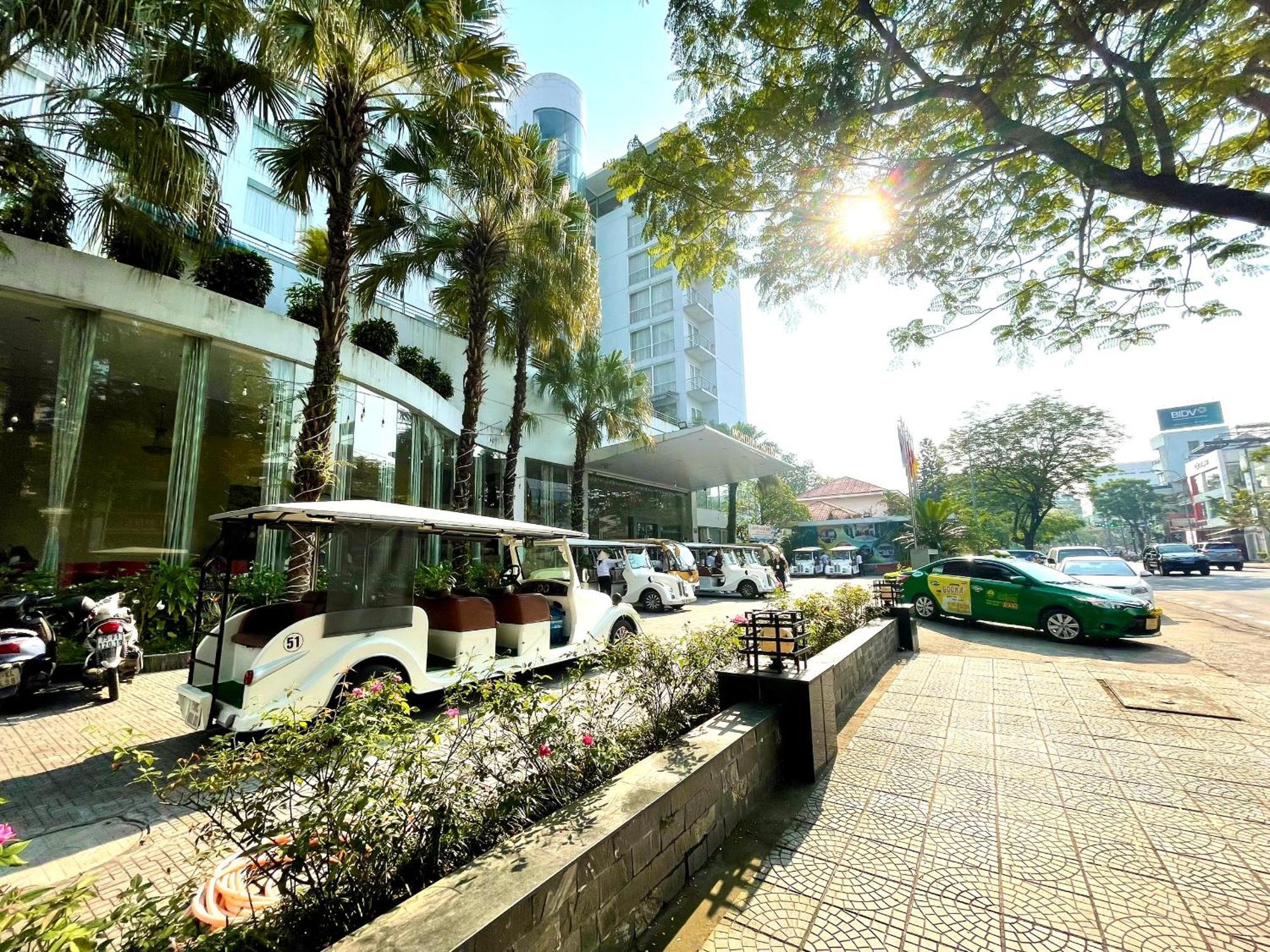 Mondial Hotel Hue Esterno foto