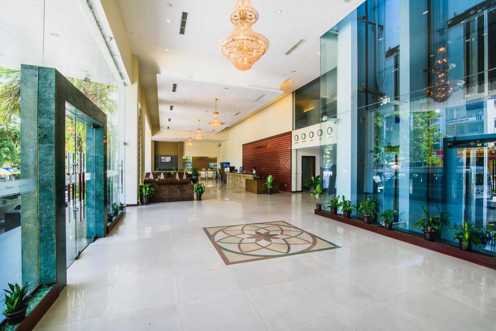 Mondial Hotel Hue Esterno foto